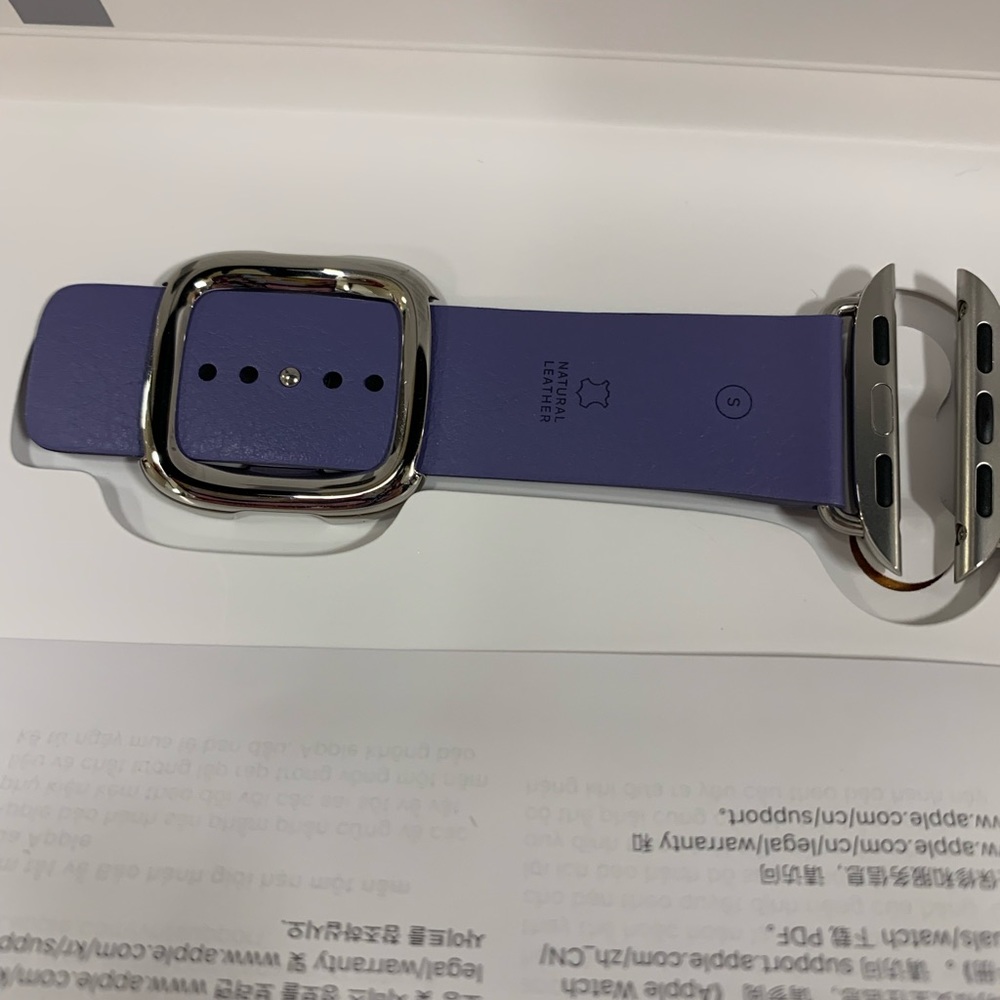 Apple Leather Wisteria Modern Buckle for Apple Watch 41mm - Picture 4 of 16